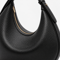 Sac demi-lune femme en simili cuir - noir