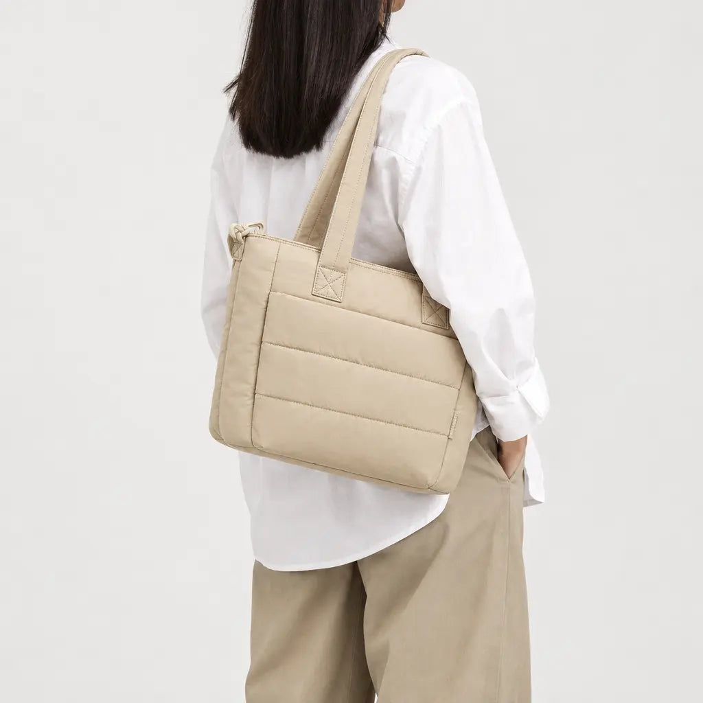 Sac cabas à bandoulière rembourrée - beige