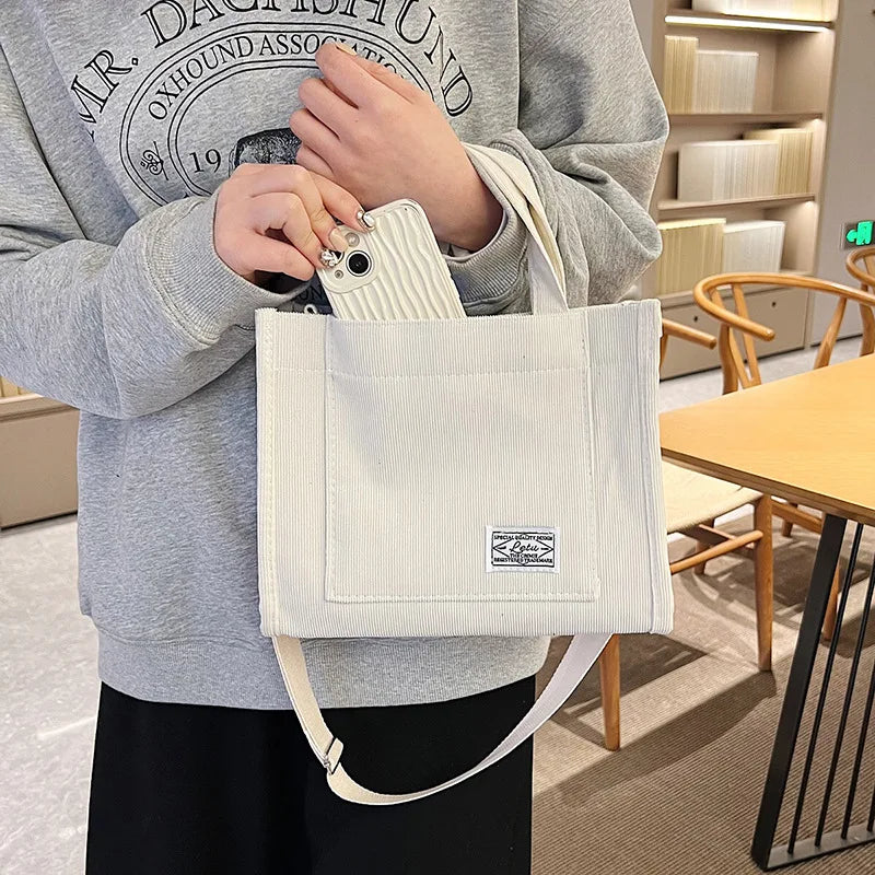 Sac bandoulière carré en velours côtelé