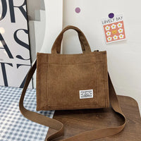 Sac bandoulière carré en velours côtelé