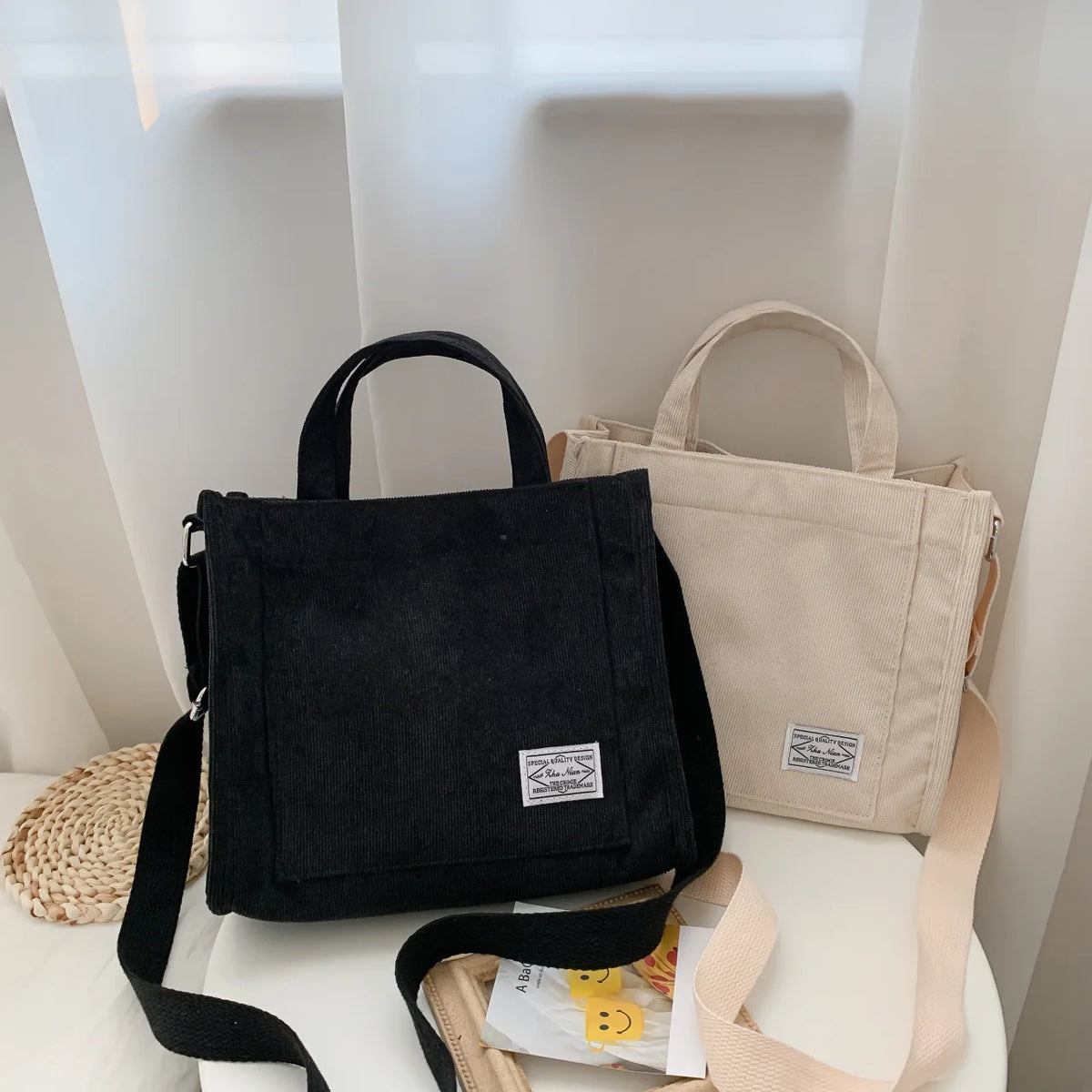 Sac bandoulière carré en velours côtelé