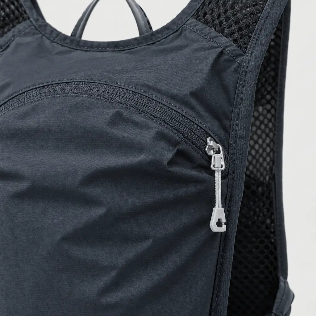 Gilet d’hydratation trail - gris bleu fonce - 4 macro