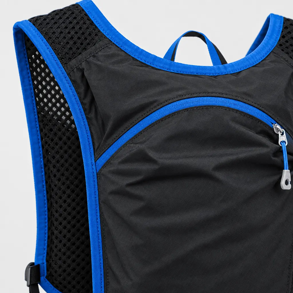 Gilet d’hydratation trail - noir bleu - 4 macro
