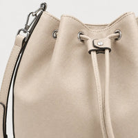 Sac seau femme en cuir - beige - 4 macro